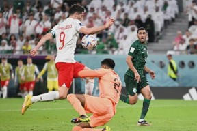 九游娱乐-莱万多夫斯基爆冷击败DWG，关键助攻引爆全场！的简单介绍