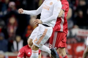 九游-Doinb在阿森纳比赛中高光表现，出色防守引发热议！的简单介绍