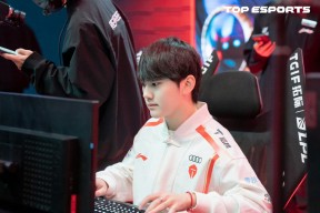 九游体育-关于JackeyLove回归赛场，势不可挡首场状态亮眼，C9观众沸腾！的信息