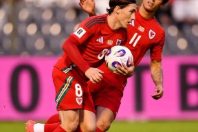 九游- 德布劳内踢前锋 