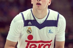 九游娱乐-热火前途光明！，东契奇新星战术调整表现突出气势如虹延续(最适合东契奇的阵容)